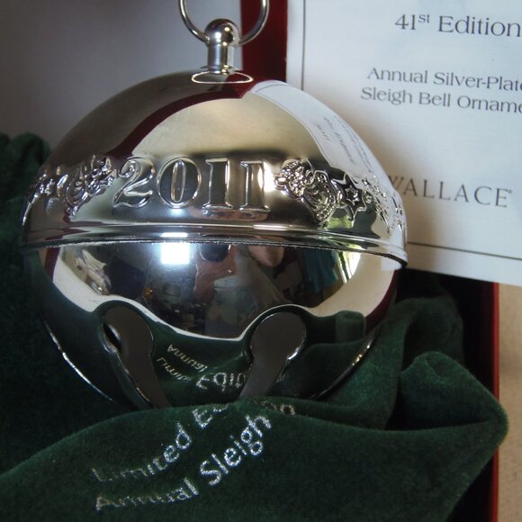 Wallace Silversmiths Collectible Annual Silverplated Sleigh Bells set of 4-Conse - Picture 9 of 12